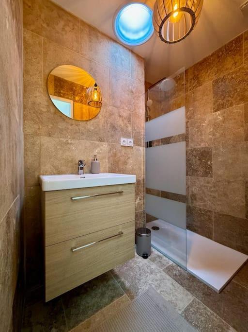 Appartement Lumineux Avec Terrasses 勒吕克 外观 照片